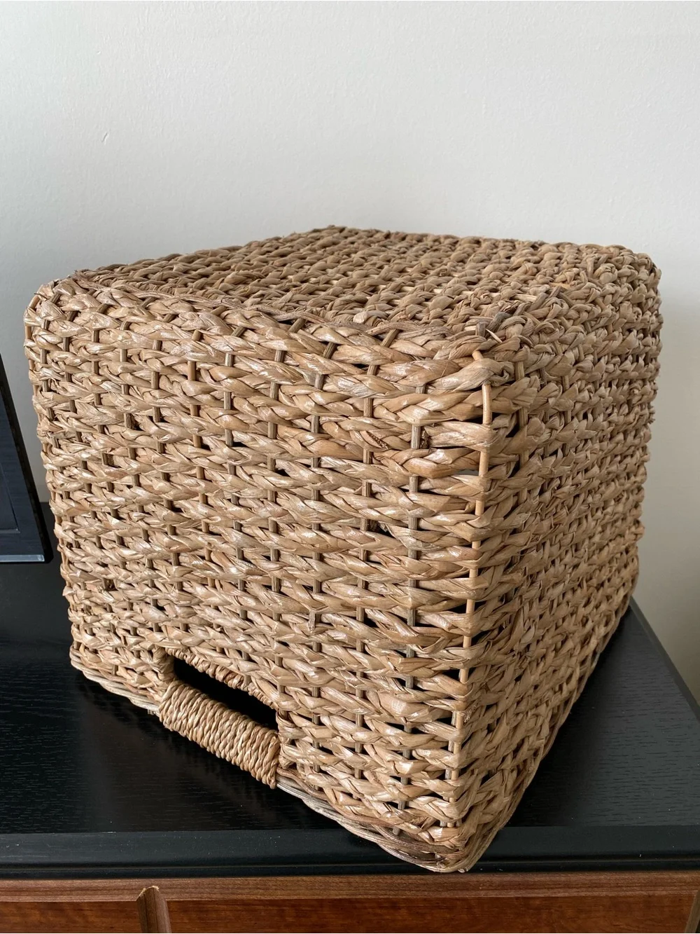 Brightroom Decorative large braided sea grass crate